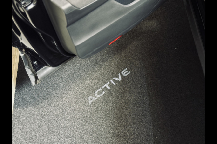 Volkswagen T-Roc 1.5 TSI Active | 17" | CarPlay | Stoelverw. |