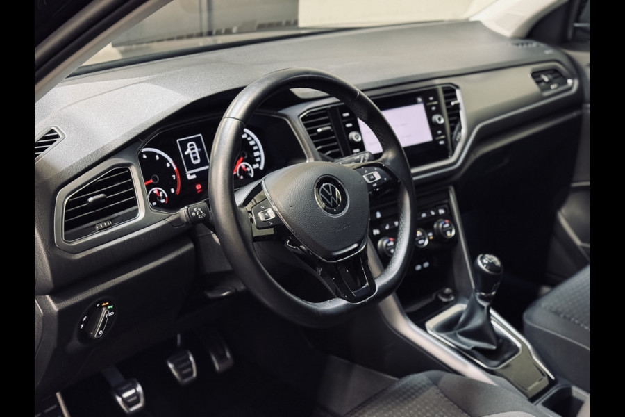 Volkswagen T-Roc 1.5 TSI Active | 17" | CarPlay | Stoelverw. |
