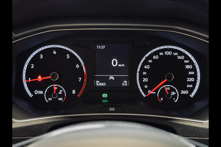 Volkswagen T-Roc 1.5 TSI Active | 17" | CarPlay | Stoelverw. |