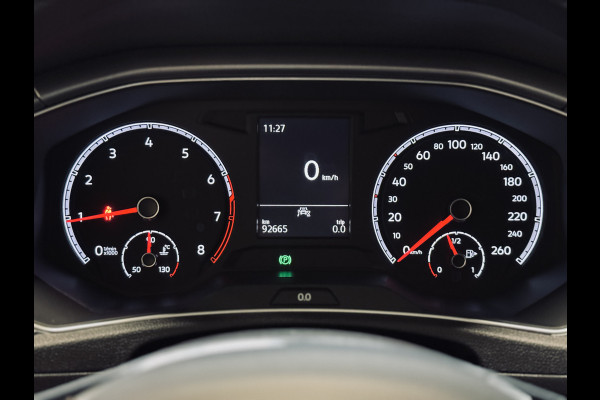 Volkswagen T-Roc 1.5 TSI Active | 17" | CarPlay | Stoelverw. |