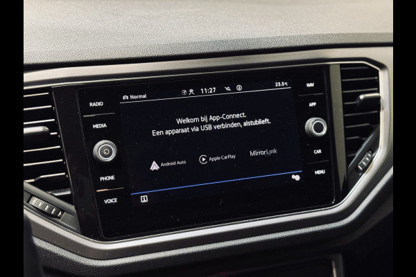 Volkswagen T-Roc 1.5 TSI Active | 17" | CarPlay | Stoelverw. |