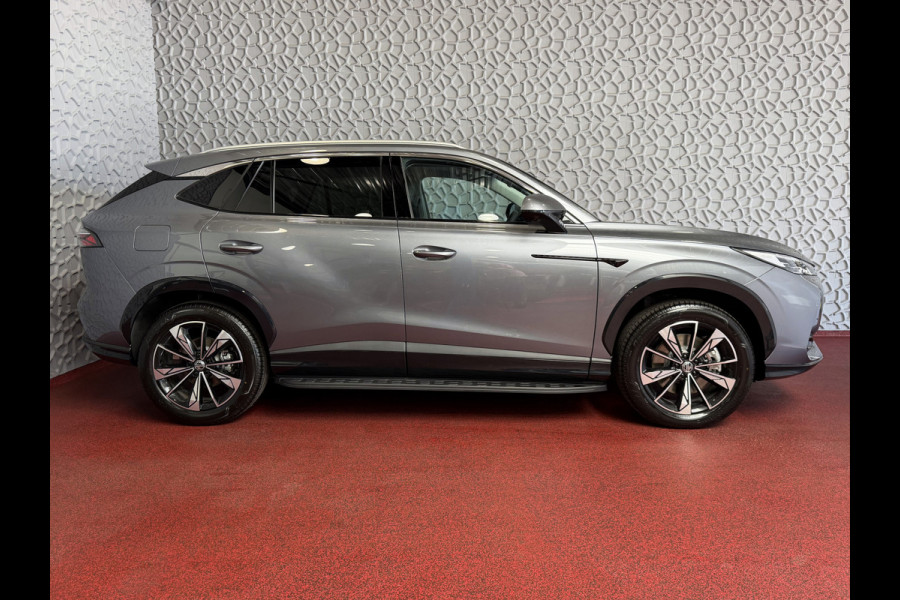 MG MG HS PHEV 1.5 TGDI LUXURY PHEV PLUG-IN HYBRIDE | LEER | 272PK NIEUWE AUTO | >1.000 KM TOTAAL BEREIK | 360° CAMERA | ELEKTRISCHE ACHTERKLEP