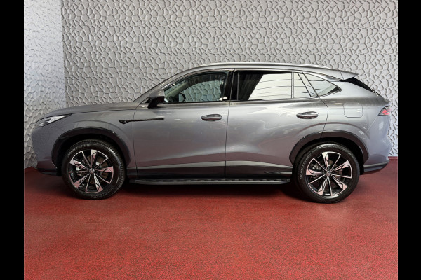 MG MG HS PHEV 1.5 TGDI LUXURY PHEV PLUG-IN HYBRIDE | LEER | 272PK NIEUWE AUTO | >1.000 KM TOTAAL BEREIK | 360° CAMERA | ELEKTRISCHE ACHTERKLEP