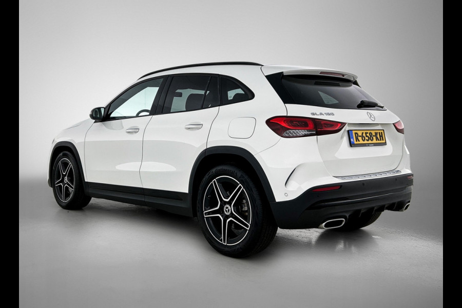 Mercedes-Benz GLA 180 AMG Line Premium | Night Pakket | Ledkoplampen | Parkeerpakket met achteruitrijcamera | Sfeerverlichting. Inclusief 24 maanden Mercedes-Benz Certified garantie voor Europa.
