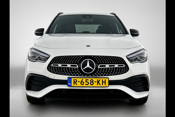 Mercedes-Benz GLA 180 AMG Line Premium | Night Pakket | Ledkoplampen | Parkeerpakket met achteruitrijcamera | Sfeerverlichting. Inclusief 24 maanden Mercedes-Benz Certified garantie voor Europa.