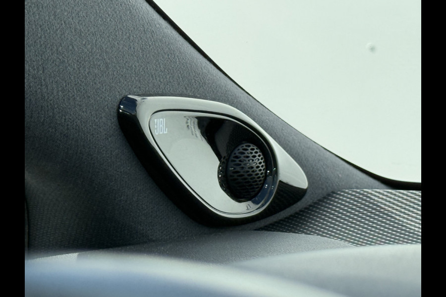 Toyota Corolla 2.0 Hybrid Dynamic | ACC | CarPlay | JBL | Camera | Keyless