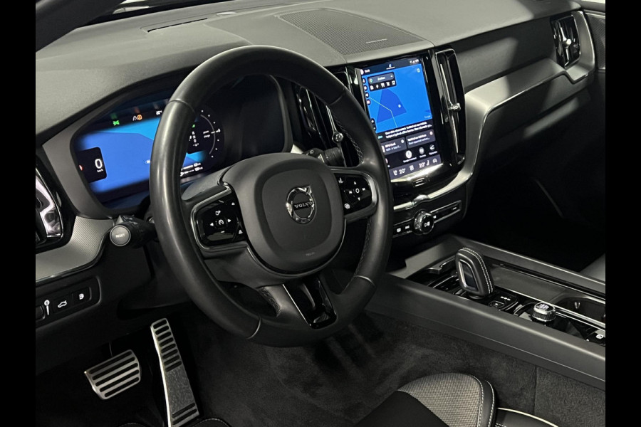 Volvo XC60 2.0 T6 Plug-in hybrid AWD Plus Dark SOH 98% *Long range* Adapt. Cruise | Open dak | Harman/Kardon | Stuur-/Stuurverwarming | Carplay | Achteruitrijcamera