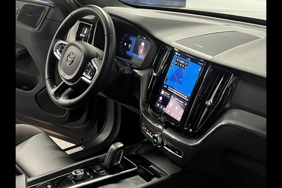 Volvo XC60 2.0 T6 Plug-in hybrid AWD Plus Dark SOH 98% *Long range* Adapt. Cruise | Open dak | Harman/Kardon | Stuur-/Stuurverwarming | Carplay | Achteruitrijcamera