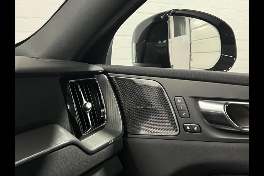 Volvo XC60 2.0 T6 Plug-in hybrid AWD Plus Dark SOH 98% *Long range* Adapt. Cruise | Open dak | Harman/Kardon | Stuur-/Stuurverwarming | Carplay | Achteruitrijcamera