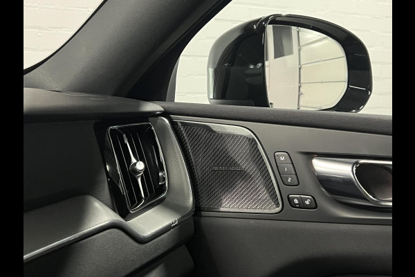Volvo XC60 2.0 T6 Plug-in hybrid AWD Plus Dark SOH 98% *Long range* Adapt. Cruise | Open dak | Harman/Kardon | Stuur-/Stuurverwarming | Carplay | Achteruitrijcamera