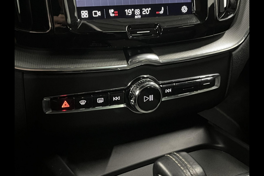 Volvo XC60 2.0 T6 Plug-in hybrid AWD Plus Dark SOH 98% *Long range* Adapt. Cruise | Open dak | Harman/Kardon | Stuur-/Stuurverwarming | Carplay | Achteruitrijcamera