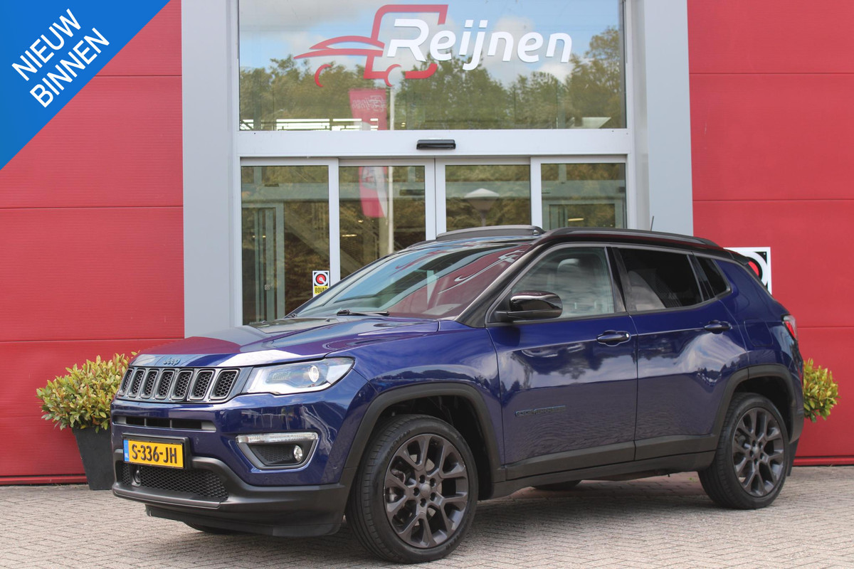Jeep Compass 4xe 240PK Plug-in Hybrid ELECTRIC S | AFNEEMBARE TREKHAAK | PANORAMA SCHUIF/KANTEL DAK | DAB+ RADIO | NAVIGATIE | ELEKTRISCH BEDIENBARE VOORSTOELEN MET GEHEUGENFUNCTIE OP DE BESTUURDERSSTOEL | STOEL/STUUR VERWARMING | STOEL VENTILATIE | CRUISE CONTROL | DODEHOEK DETECTIE | CLIMATE CONTROL | XENON KOPLAMPEN | LEDEREN BEKLEDING | ELEKTRISCH BEDIENBARE ACHTERKLEP | KEYLESS ENTRY/START | PARKEERSENSOREN VOOR + ACHTER | ACHTERUITRIJ CAMERA | ALPINE AUDIO SYSTEM |
