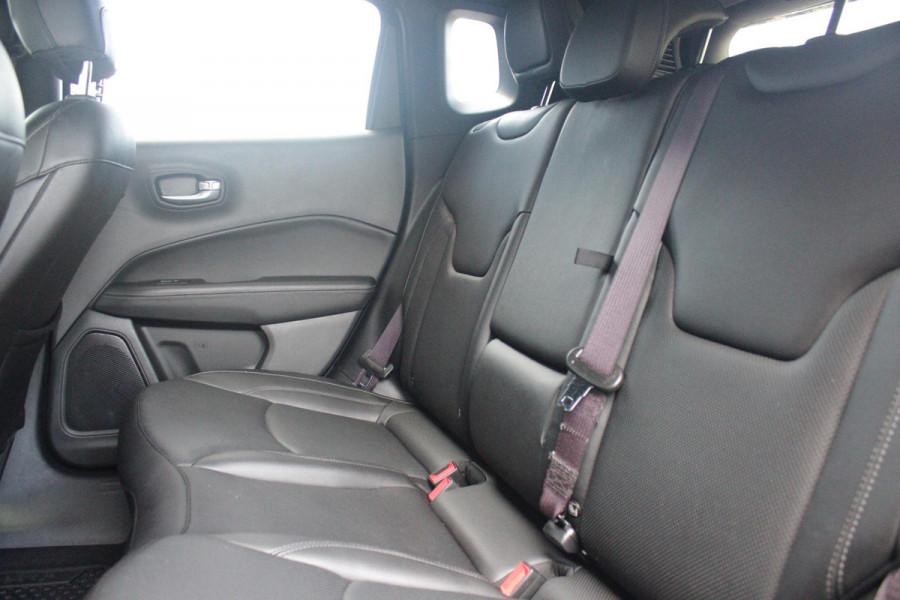 Jeep Compass 4xe 240PK Plug-in Hybrid ELECTRIC S | AFNEEMBARE TREKHAAK | PANORAMA SCHUIF/KANTEL DAK | DAB+ RADIO | NAVIGATIE | ELEKTRISCH BEDIENBARE VOORSTOELEN MET GEHEUGENFUNCTIE OP DE BESTUURDERSSTOEL | STOEL/STUUR VERWARMING | STOEL VENTILATIE | CRUISE CONTROL | DODEHOEK DETECTIE | CLIMATE CONTROL | XENON KOPLAMPEN | LEDEREN BEKLEDING | ELEKTRISCH BEDIENBARE ACHTERKLEP | KEYLESS ENTRY/START | PARKEERSENSOREN VOOR + ACHTER | ACHTERUITRIJ CAMERA | ALPINE AUDIO SYSTEM |