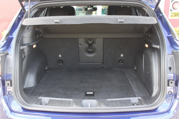 Jeep Compass 4xe 240PK Plug-in Hybrid ELECTRIC S | AFNEEMBARE TREKHAAK | PANORAMA SCHUIF/KANTEL DAK | DAB+ RADIO | NAVIGATIE | ELEKTRISCH BEDIENBARE VOORSTOELEN MET GEHEUGENFUNCTIE OP DE BESTUURDERSSTOEL | STOEL/STUUR VERWARMING | STOEL VENTILATIE | CRUISE CONTROL | DODEHOEK DETECTIE | CLIMATE CONTROL | XENON KOPLAMPEN | LEDEREN BEKLEDING | ELEKTRISCH BEDIENBARE ACHTERKLEP | KEYLESS ENTRY/START | PARKEERSENSOREN VOOR + ACHTER | ACHTERUITRIJ CAMERA | ALPINE AUDIO SYSTEM |