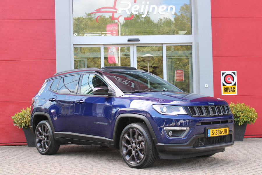 Jeep Compass 4xe 240PK Plug-in Hybrid ELECTRIC S | AFNEEMBARE TREKHAAK | PANORAMA SCHUIF/KANTEL DAK | DAB+ RADIO | NAVIGATIE | ELEKTRISCH BEDIENBARE VOORSTOELEN MET GEHEUGENFUNCTIE OP DE BESTUURDERSSTOEL | STOEL/STUUR VERWARMING | STOEL VENTILATIE | CRUISE CONTROL | DODEHOEK DETECTIE | CLIMATE CONTROL | XENON KOPLAMPEN | LEDEREN BEKLEDING | ELEKTRISCH BEDIENBARE ACHTERKLEP | KEYLESS ENTRY/START | PARKEERSENSOREN VOOR + ACHTER | ACHTERUITRIJ CAMERA | ALPINE AUDIO SYSTEM |