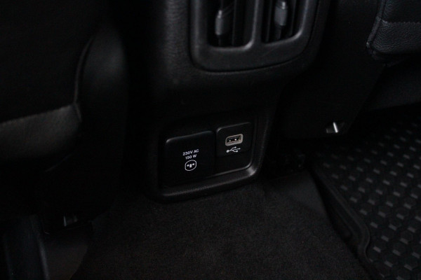 Jeep Compass 4xe 240PK Plug-in Hybrid ELECTRIC S | AFNEEMBARE TREKHAAK | PANORAMA SCHUIF/KANTEL DAK | DAB+ RADIO | NAVIGATIE | ELEKTRISCH BEDIENBARE VOORSTOELEN MET GEHEUGENFUNCTIE OP DE BESTUURDERSSTOEL | STOEL/STUUR VERWARMING | STOEL VENTILATIE | CRUISE CONTROL | DODEHOEK DETECTIE | CLIMATE CONTROL | XENON KOPLAMPEN | LEDEREN BEKLEDING | ELEKTRISCH BEDIENBARE ACHTERKLEP | KEYLESS ENTRY/START | PARKEERSENSOREN VOOR + ACHTER | ACHTERUITRIJ CAMERA | ALPINE AUDIO SYSTEM |