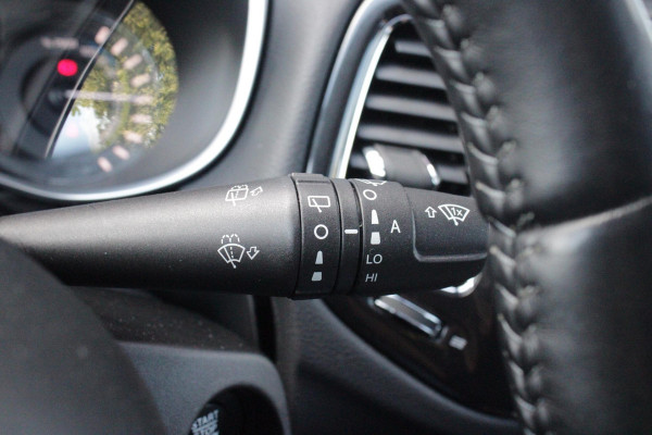 Jeep Compass 4xe 240PK Plug-in Hybrid ELECTRIC S | AFNEEMBARE TREKHAAK | PANORAMA SCHUIF/KANTEL DAK | DAB+ RADIO | NAVIGATIE | ELEKTRISCH BEDIENBARE VOORSTOELEN MET GEHEUGENFUNCTIE OP DE BESTUURDERSSTOEL | STOEL/STUUR VERWARMING | STOEL VENTILATIE | CRUISE CONTROL | DODEHOEK DETECTIE | CLIMATE CONTROL | XENON KOPLAMPEN | LEDEREN BEKLEDING | ELEKTRISCH BEDIENBARE ACHTERKLEP | KEYLESS ENTRY/START | PARKEERSENSOREN VOOR + ACHTER | ACHTERUITRIJ CAMERA | ALPINE AUDIO SYSTEM |