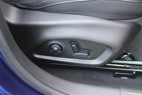 Jeep Compass 4xe 240PK Plug-in Hybrid ELECTRIC S | AFNEEMBARE TREKHAAK | PANORAMA SCHUIF/KANTEL DAK | DAB+ RADIO | NAVIGATIE | ELEKTRISCH BEDIENBARE VOORSTOELEN MET GEHEUGENFUNCTIE OP DE BESTUURDERSSTOEL | STOEL/STUUR VERWARMING | STOEL VENTILATIE | CRUISE CONTROL | DODEHOEK DETECTIE | CLIMATE CONTROL | XENON KOPLAMPEN | LEDEREN BEKLEDING | ELEKTRISCH BEDIENBARE ACHTERKLEP | KEYLESS ENTRY/START | PARKEERSENSOREN VOOR + ACHTER | ACHTERUITRIJ CAMERA | ALPINE AUDIO SYSTEM |