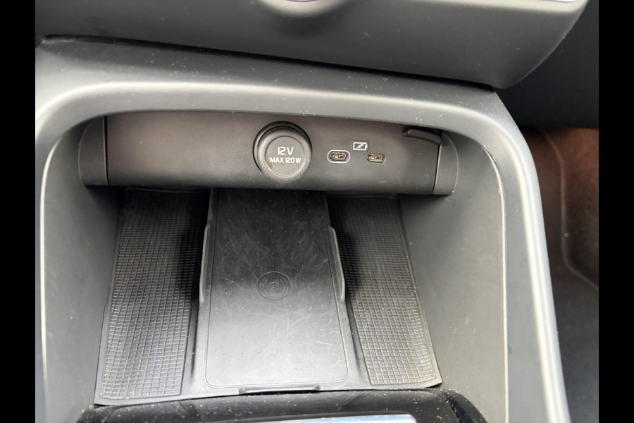 Volvo XC40 Core Recharge SOH 97% | STOEL & STUUR VERWARMING | WARMTEPOMP | ACHTERUITRIJCAMERA | ADAPT. CRUISE CONTROL | 12 MND BOVAG GARANTIE
