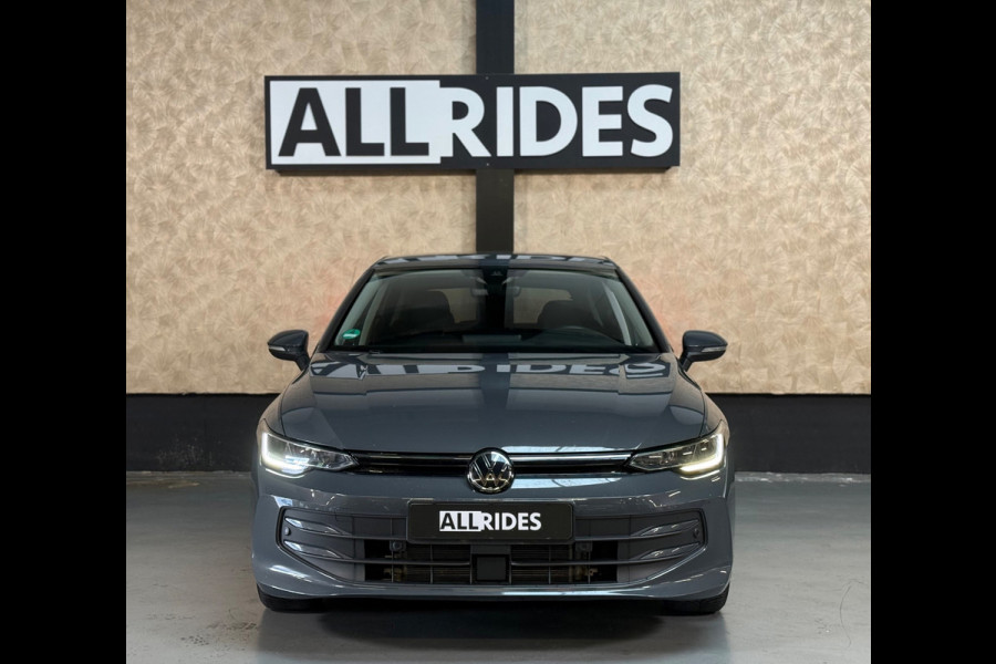 Volkswagen Golf 1.5 eTSI Life Edition | Stoel/Stuurverwarming | Carplay | Parkeersensoren | Led | Sfeerverlichting