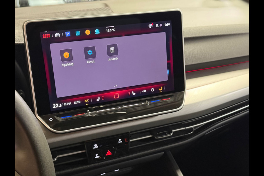 Volkswagen Golf 1.5 eTSI Life Edition | Stoel/Stuurverwarming | Carplay | Parkeersensoren | Led | Sfeerverlichting