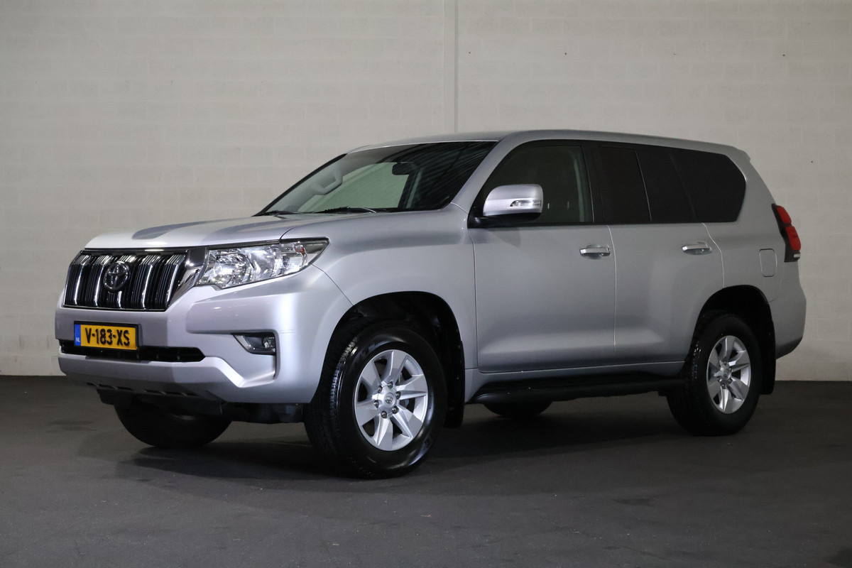 Toyota Land Cruiser 2.8 D-4D-F Challenger Window Van