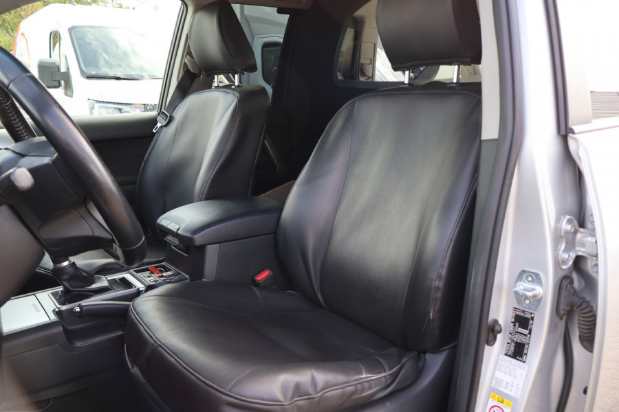 Toyota Land Cruiser 2.8 D-4D-F Challenger Window Van