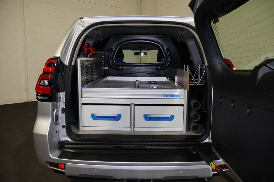 Toyota Land Cruiser 2.8 D-4D-F Challenger Window Van