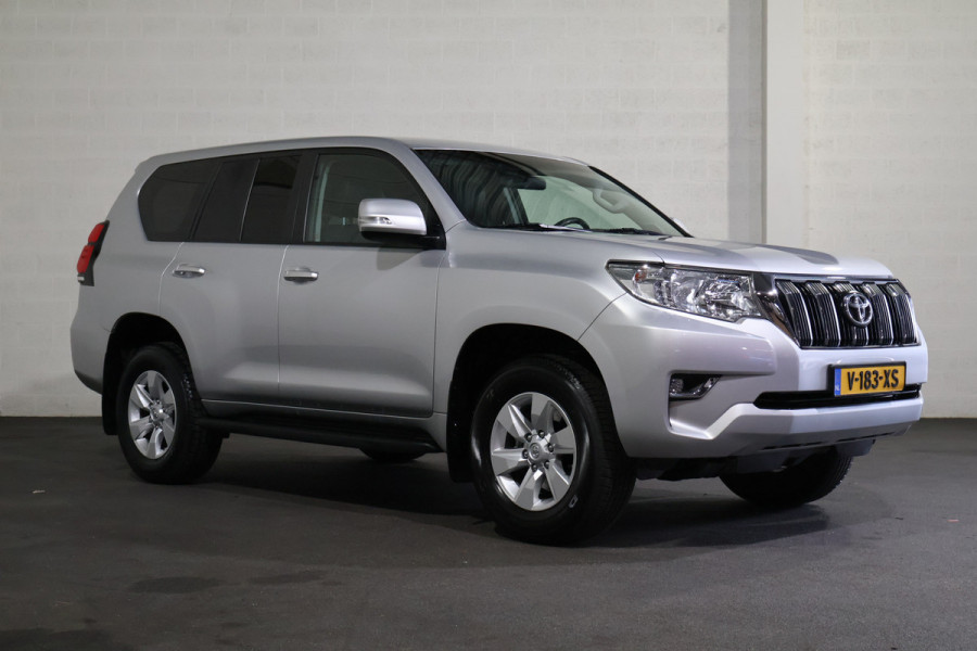 Toyota Land Cruiser 2.8 D-4D-F Challenger Window Van