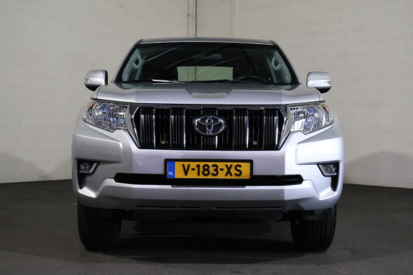 Toyota Land Cruiser 2.8 D-4D-F Challenger Window Van