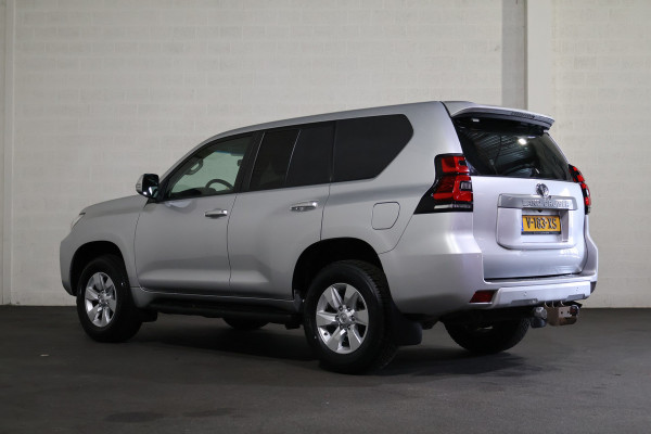Toyota Land Cruiser 2.8 D-4D-F Challenger Window Van