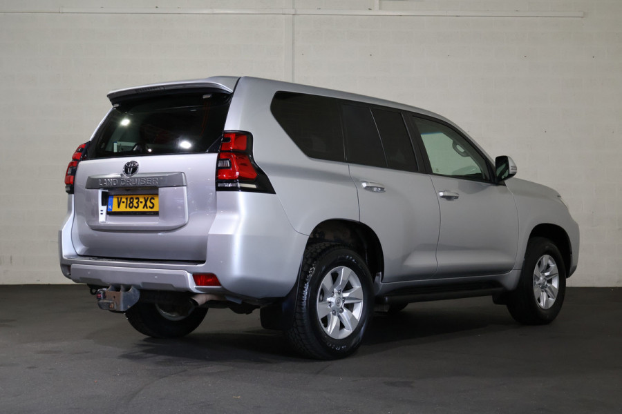 Toyota Land Cruiser 2.8 D-4D-F Challenger Window Van