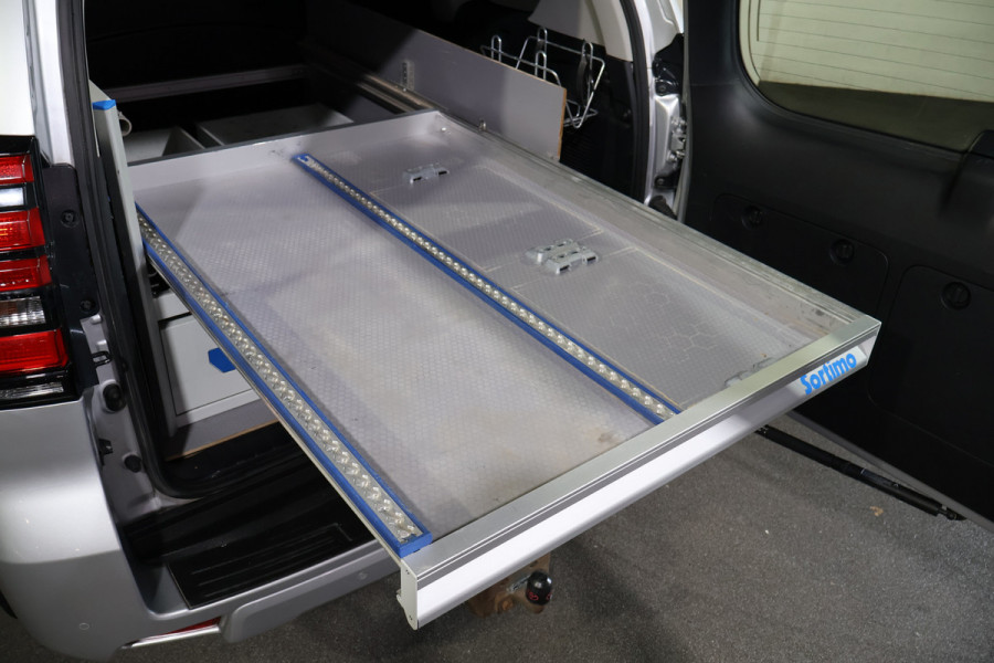 Toyota Land Cruiser 2.8 D-4D-F Challenger Window Van