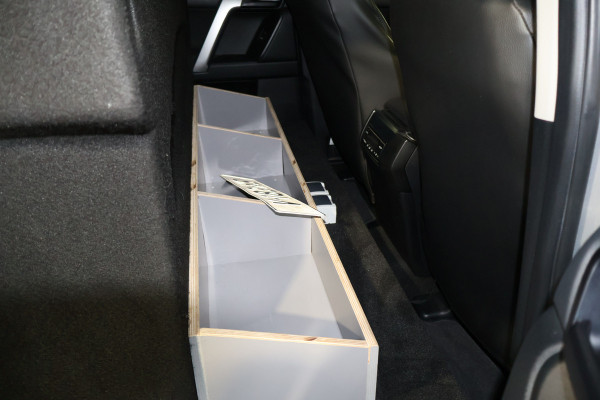 Toyota Land Cruiser 2.8 D-4D-F Challenger Window Van