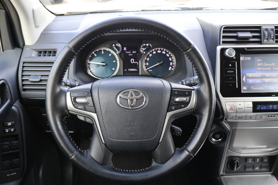 Toyota Land Cruiser 2.8 D-4D-F Challenger Window Van