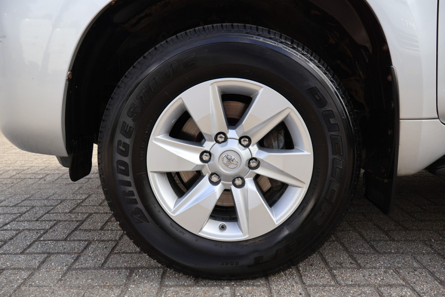 Toyota Land Cruiser 2.8 D-4D-F Challenger Window Van