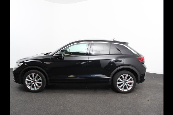 Volkswagen T-Roc 1.5 TSI 150pk Automaat R-Line Edition Navigatie Apple Carplay/Android Auto Camera Climate Control Electrisch te openen achterklep Dab Verwarmbare stoelen