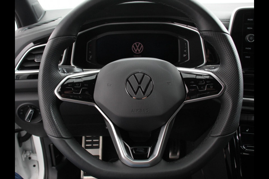 Volkswagen T-Roc 1.5 TSI 150pk Automaat R-Line Edition Navigatie Apple Carplay/Android Auto Camera Climate Control Electrisch te openen achterklep Dab Verwarmbare stoelen