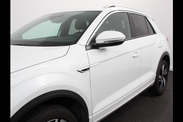 Volkswagen T-Roc 1.5 TSI 150pk Automaat R-Line Edition Navigatie Apple Carplay/Android Auto Camera Climate Control Electrisch te openen achterklep Dab Verwarmbare stoelen