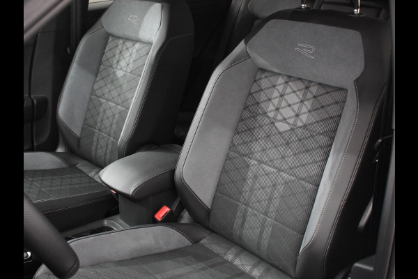 Volkswagen T-Roc 1.5 TSI 150pk Automaat R-Line Edition Navigatie Apple Carplay/Android Auto Camera Climate Control Electrisch te openen achterklep Dab Verwarmbare stoelen