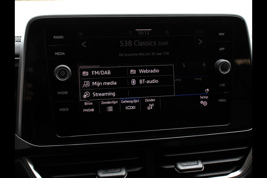 Volkswagen T-Roc 1.5 TSI 150pk Automaat R-Line Edition Navigatie Apple Carplay/Android Auto Camera Climate Control Electrisch te openen achterklep Dab Verwarmbare stoelen