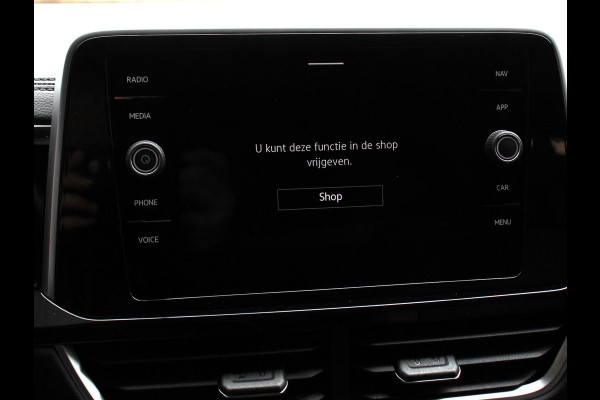 Volkswagen T-Roc 1.5 TSI 150pk Automaat R-Line Edition Navigatie Apple Carplay/Android Auto Camera Climate Control Electrisch te openen achterklep Dab Verwarmbare stoelen