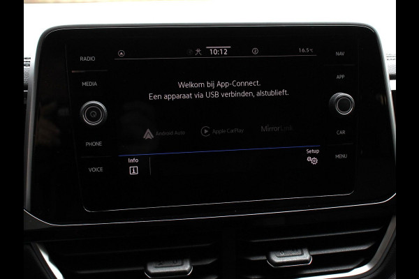 Volkswagen T-Roc 1.5 TSI 150pk Automaat R-Line Edition Navigatie Apple Carplay/Android Auto Camera Climate Control Electrisch te openen achterklep Dab Verwarmbare stoelen