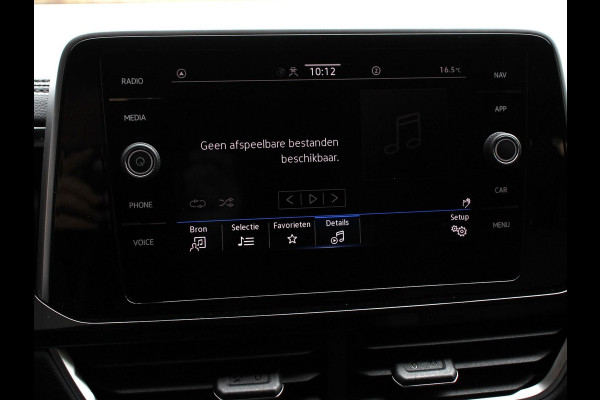 Volkswagen T-Roc 1.5 TSI 150pk Automaat R-Line Edition Navigatie Apple Carplay/Android Auto Camera Climate Control Electrisch te openen achterklep Dab Verwarmbare stoelen