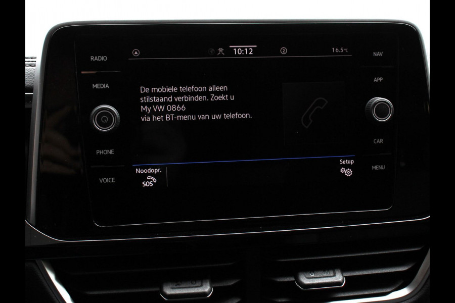 Volkswagen T-Roc 1.5 TSI 150pk Automaat R-Line Edition Navigatie Apple Carplay/Android Auto Camera Climate Control Electrisch te openen achterklep Dab Verwarmbare stoelen
