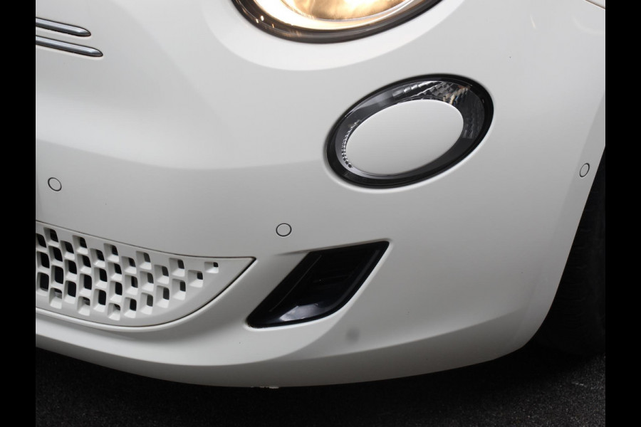 Fiat 500E Urban 42 kWh Airco Climate control 360 Camera Stoelverwarming Keyless Wireless CarPlay Dodehoek Assistant 85 kW Charger Actieradius 320km WLTP