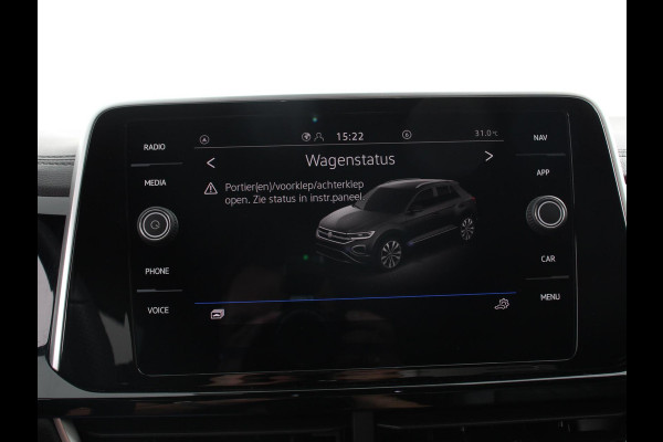 Volkswagen T-Roc 1.5 TSI 150pk Automaat R-Line Edition Navigatie Apple Carplay/Android Auto Camera Climate Control Electrisch te openen achterklep Dab Verwarmbare stoelen
