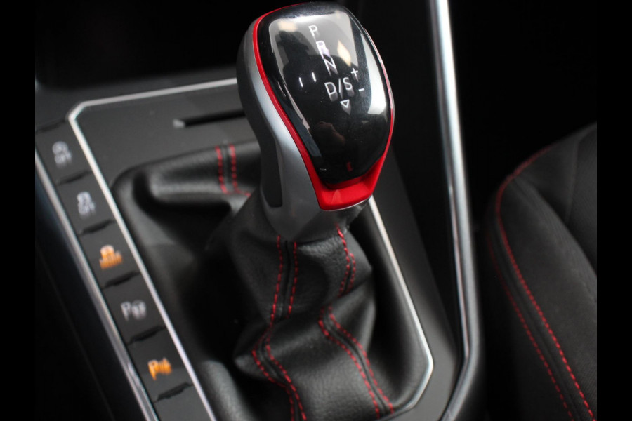 Volkswagen Polo 2.0 TSI GTI 207pk Automaat Digitale Cockpit Navigatie Apple Carplay/Android Auto Climate Control Extra getint Glas Stoelverwarming Dab Led Adaptive Cruise Control