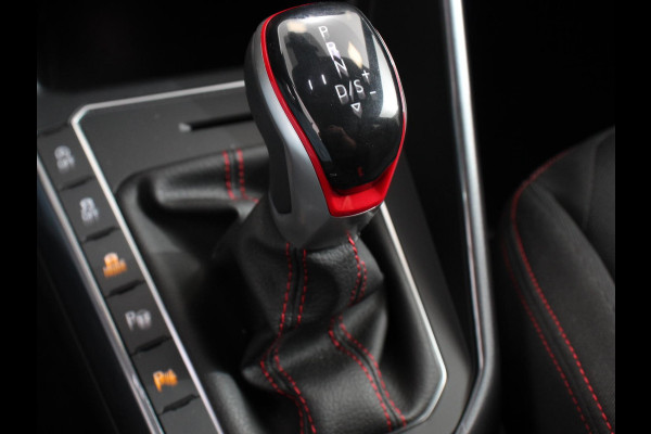 Volkswagen Polo 2.0 TSI GTI 207pk Automaat Digitale Cockpit Navigatie Apple Carplay/Android Auto Climate Control Extra getint Glas Stoelverwarming Dab Led Adaptive Cruise Control