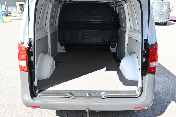 Mercedes-Benz Vito 114 CDI Extra Lang Audio 40 navigatie met camera, 2500kg Trekhaak, Etc.